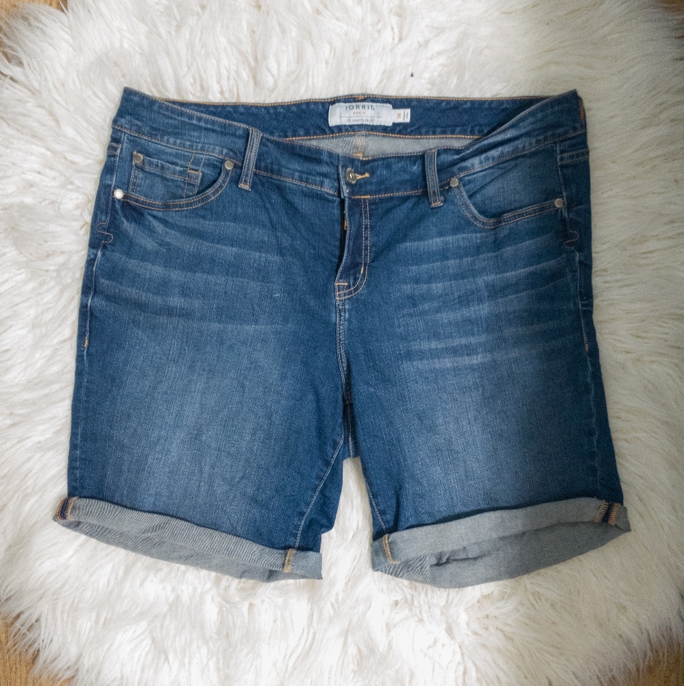 Torrid Jean Shorts sz 16